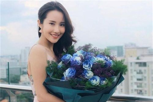Tình cũ Phan Thành khoe tấm ảnh thời bé chụp cùng mẹ