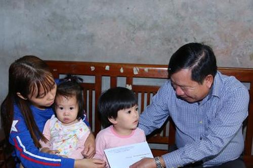 Ban An toàn giao thông tỉnh thăm hỏi gia đình nạn nhân bị tử vong do tai nạn giao thông