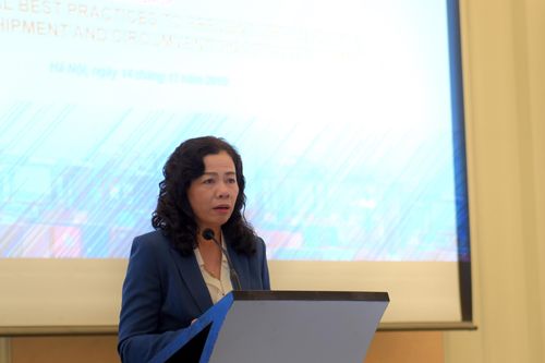 Khẩn trương lấp lổ hổng, xử lý hàng hóa 'mượn đường' Việt Nam