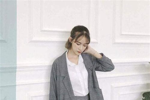 4 món đồ thời trang giúp bạn trẻ trung xinh đẹp mỗi ngày