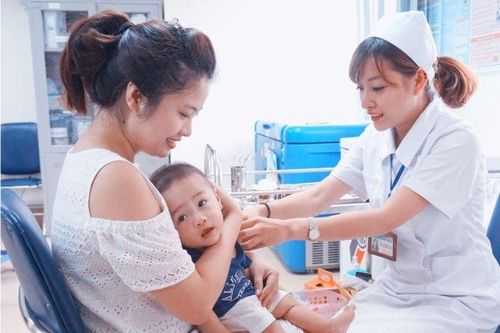 23 người bị tai biến nặng sau khi tiêm vaccine