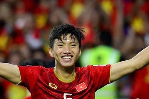Đoàn Văn Hậu tranh giải cầu thủ trẻ xuất sắc nhất châu Á 2019
