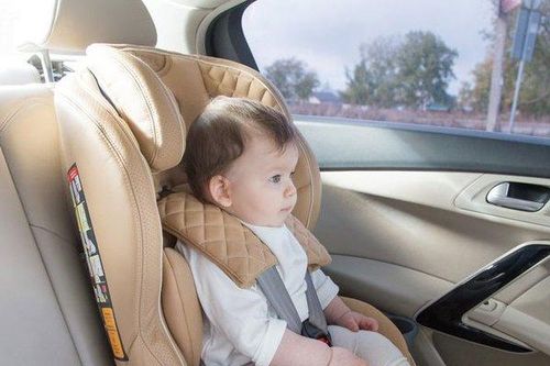Tiết lộ vị trí ngồi trên ô tô an toàn nhất cho trẻ nhỏ