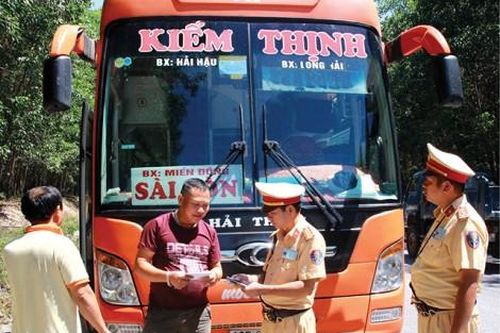 Bạn đọc Bạn đọc Biên bản xử phạt vi phạm Luật Giao thông đường bộ: Không có dấu treo, vẫn đảm bảo tính pháp lý