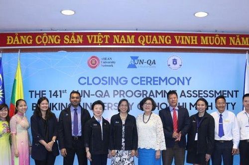 Trường Đại học đầu tiên phía Nam đào tạo về Tài chính - Ngân hàng đạt chuẩn chất lượng khu vực Đông Nam Á