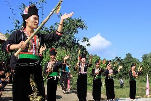 Trình diễn âm nhạc của người Khơ Mú tại Hà Nội