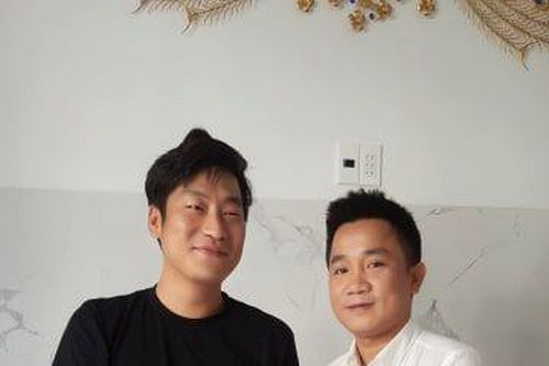 Khen thưởng chủ nhà hàng ở Hội An trao trả hơn 1,6 tỉ đồng cho du khách bỏ quên trên ô tô