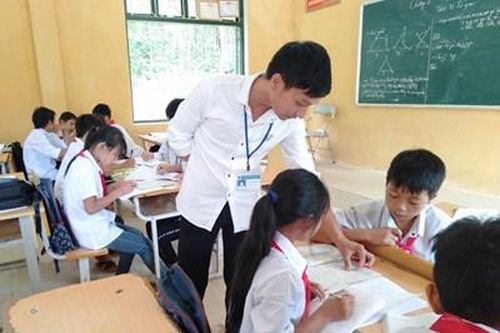 Những bông hoa trên khắp nẻo đường Tổ quốc
