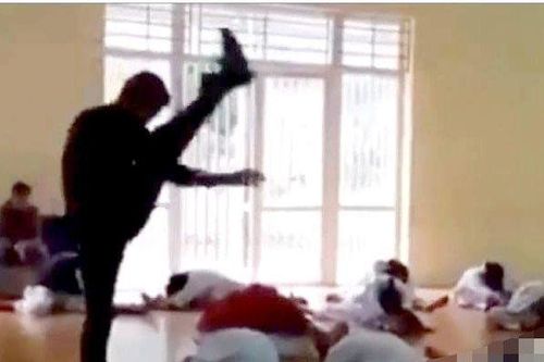 Thầy giáo dạy võ như tra tấn học sinh phân trần: 'Tôi chỉ làm màu thôi'