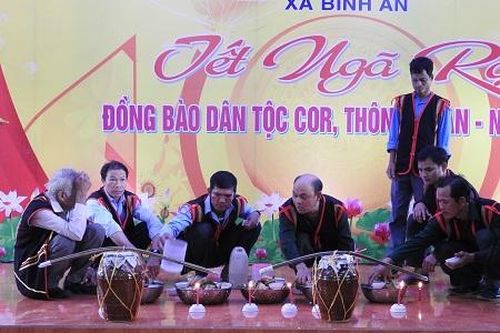 Quảng Ngãi: Đồng bào Cor rộn ràng đón Tết Ngã rạ