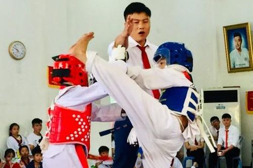 Thể thao Thể thao Võ sĩ 'nhí' 2 tỉnh, thành tranh tài Taekwondo