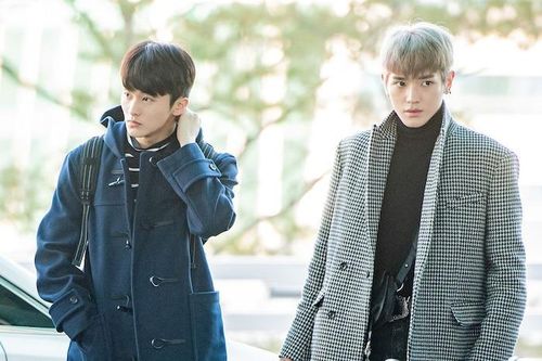 NCT 127 bừng sáng tại sân bay, Ji Chang Wook - Lee Kwang Soo lên đường đến Việt Nam dự 'AAA 2019'