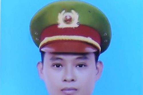 Thăng cấp bậc hàm cho công an hy sinh khi bắt trộm ở Long An