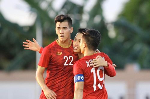 U22 Việt Nam thắng tưng bừng, CLB của Văn Hậu gửi lời chúc mừng
