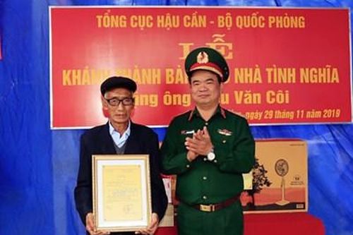 Tổng cục Hậu cần trao tặng nhà tình nghĩa tặng gia đình chính sách