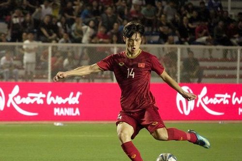 Quay chậm siêu phẩm của Hoàng Đức 'xé lưới' U22 Indonesia