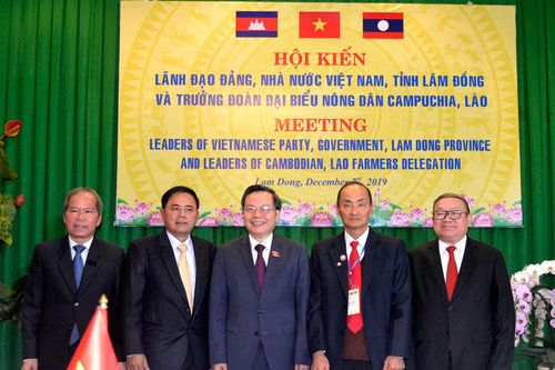 Thắt chặt tình hữu nghị ba quốc gia