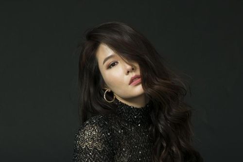 Diễm My 9X bị mất ngủ sau cú sốc mất mẹ
