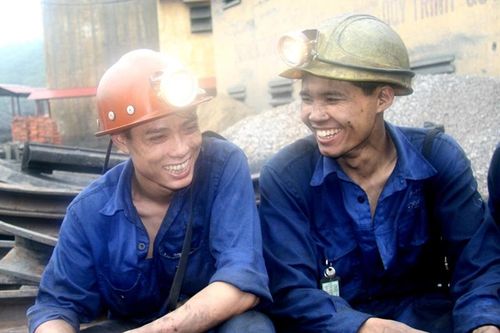 Lương bình quân TKV tăng gần 5%