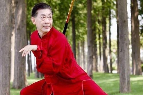 Lục Tiểu Linh Đồng đóng Tôn Ngộ Không ở tuổi 60