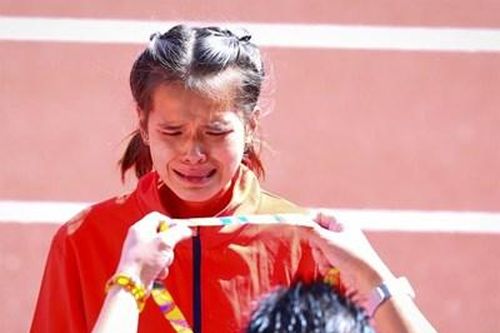 Đang dẫn đầu thì… mất hút