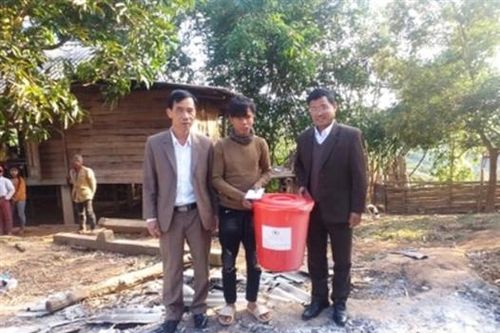 Hỗ trợ gia đình bị cháy nhà do chập điện