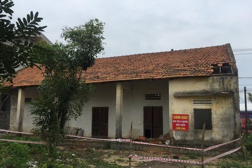 Nỗi lo bên kho thuốc trừ sâu bỏ hoang