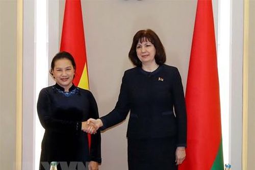 Chủ tịch Quốc hội hội đàm với Chủ tịch Thượng viện Belarus