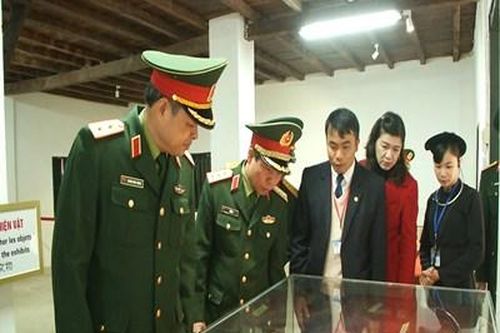 Thượng tướng Đỗ Căn dẫn đầu đoàn công tác Tổng cục Chính trị thực hiện hành trình về nguồn tại Cao Bằng