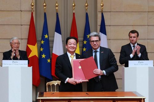 Chủ tịch T&T Group được tặng thưởng Huân chương Lao động hạng Nhất
