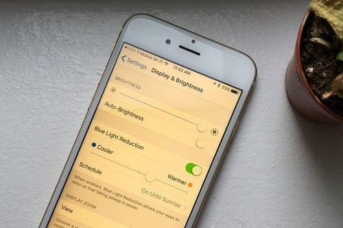 Chế độ ban đêm trên smartphone gây hại cho giấc ngủ hơn ánh sáng xanh