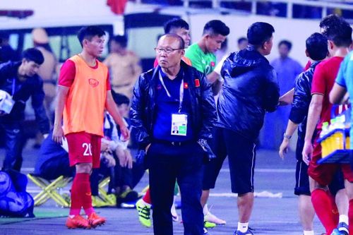 VCK U23 châu Á: Văn Hậu từ chối, chờ Quang Hải tỏa sáng
