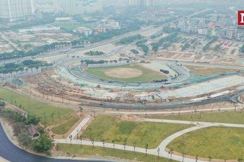 Cận cảnh những 'đường cua huyền diệu' đang gấp rút hoàn thành tại đường đua F1
