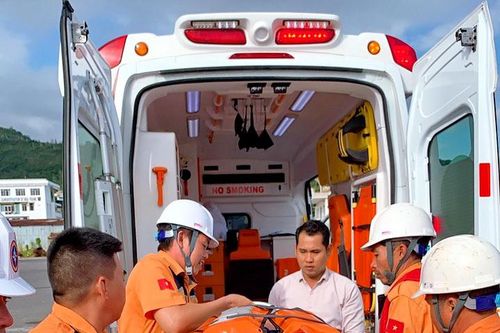 Cứu nạn một thợ máy tàu biển nước ngoài bị xuất huyết não