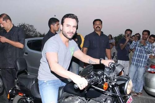 Loạt mô tô Harley Davidson hầm hố của dàn sao Ấn Độ