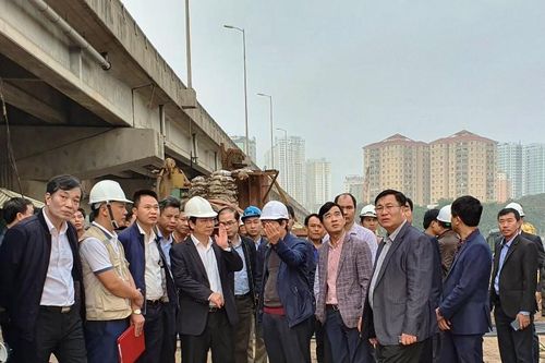 Hà Nội: Lắp dầm cầu qua hồ Linh Đàm trước Tết Nguyên đán