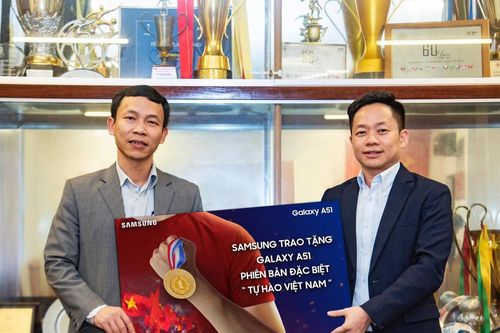 Samsung tặng Galaxy A51 phiên bản đặc biệt cho đội tuyển bóng đá nam và nữ Việt Nam