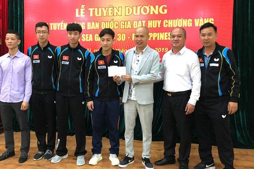 Vinh danh và trao hơn 214 triệu đồng tiền thưởng cho đội bóng bàn nam tại SEA Games 30