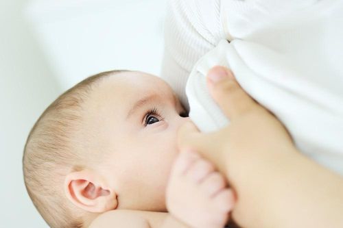 Vì sao sữa non Colostrum cần thiết cho sự phát triển của trẻ?
