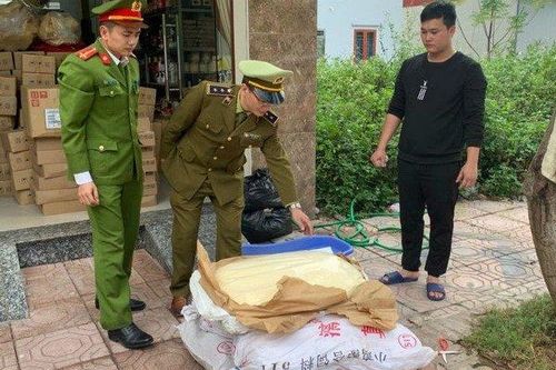 Phát hiện 200kg bột trà sữa ẩm mốc chuẩn bị ra thị trường