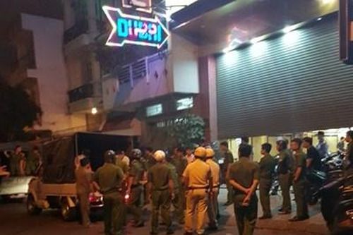 Phát hiện hơn 100 'dân chơi' phê ma túy trong quán karaoke Dubai