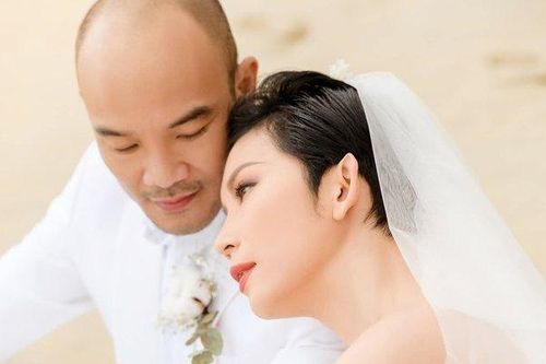 Sau khi chia tay người yêu ở Hà Nội, siêu mẫu Xuân Lan bất ngờ làm đám cưới ở Đà Nẵng