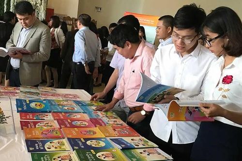 Quảng bá sách giáo khoa mới: Cạnh tranh cũng cần minh bạch, công bằng