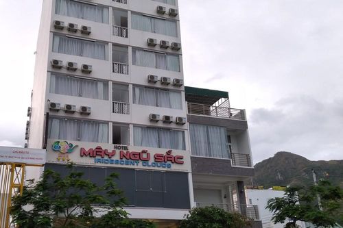 Phát hiện ba khách sạn ở Nha Trang tự ý xây vượt 76 phòng