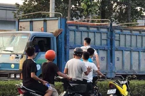 Xử lý nhóm người chặn xe chém tài xế giữa đường ở Bình Dương