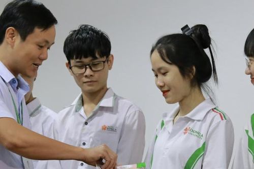 Đà Nẵng: Trao hàng trăm vé xe tết miễn phí cho sinh viên nghèo