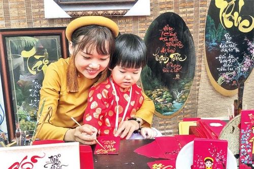 Lan tỏa niềm đam mê thư pháp đến các bạn trẻ