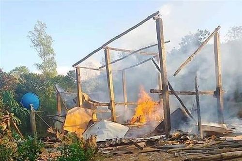 Hướng Hóa: Cháy nhà sàn do bất cẩn không tắt bếp lửa