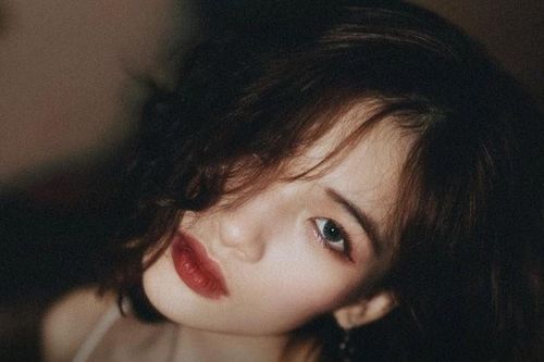 Đàn ông tồi tệ nhất là có vợ rồi vẫn tơ tưởng đến người khác