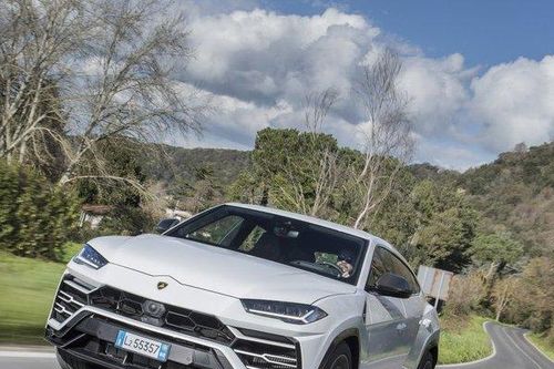Giá siêu đắt đỏ, siêu SUV Lamborghini Urus vẫn lập kỷ lục doanh số trong 2019